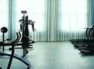 保养新乡橡胶地板时要注意什么？